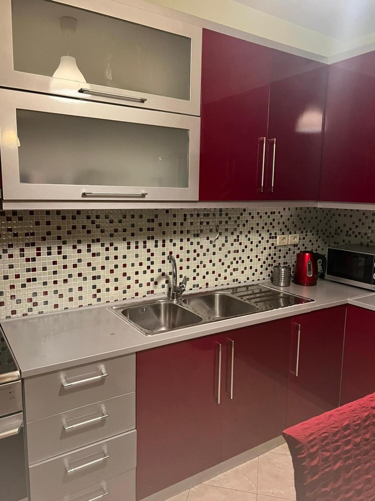 2 Bedroom 100m From